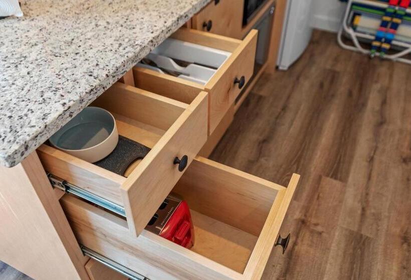 带大床的标准工作室, Folly With Marsh And Sunset Views