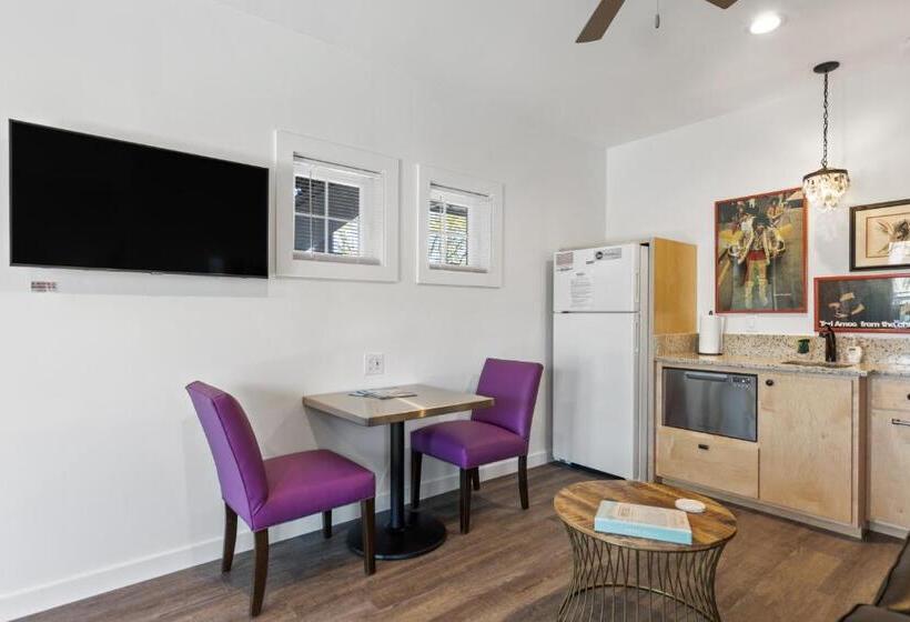 高级工作室, Folly With Marsh And Sunset Views