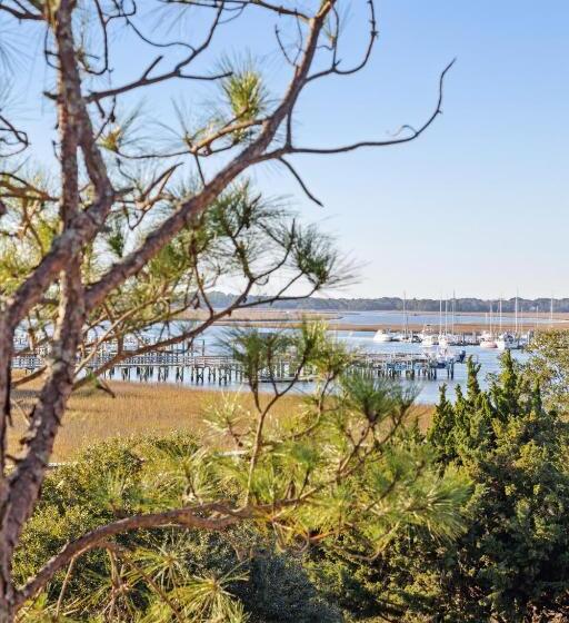 高级工作室, Folly With Marsh And Sunset Views