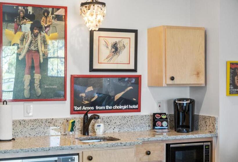 豪华工作室, Folly With Marsh And Sunset Views