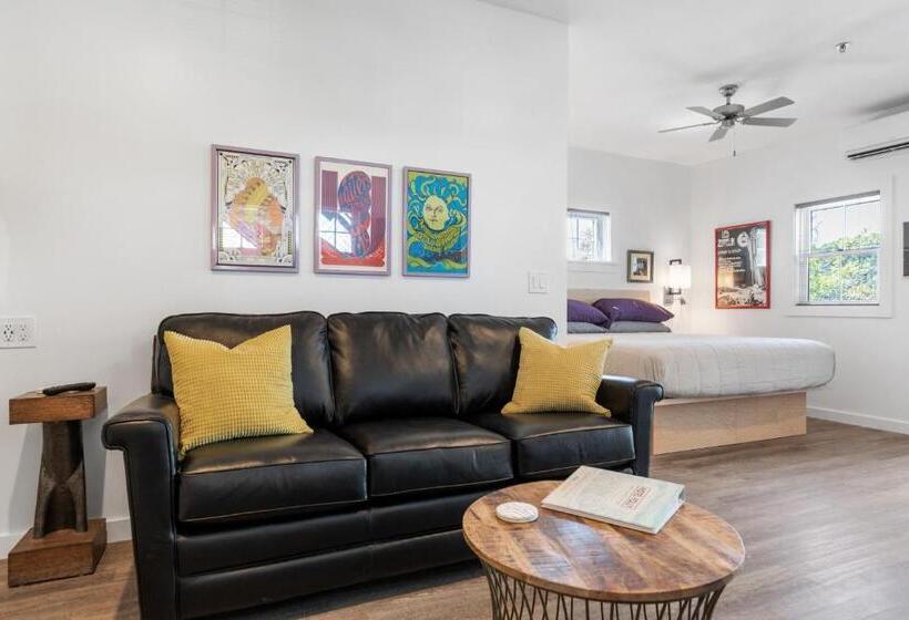 豪华工作室, Folly With Marsh And Sunset Views