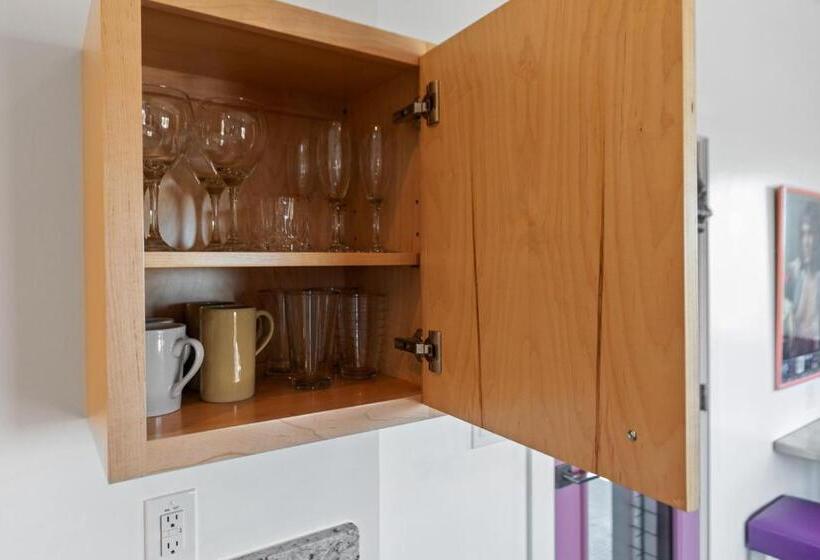 高级套房, Folly With Marsh And Sunset Views