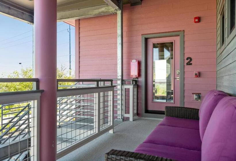 高级套房, Folly With Marsh And Sunset Views