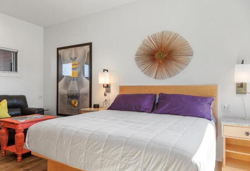 标准工作室, Folly With Marsh And Sunset Views