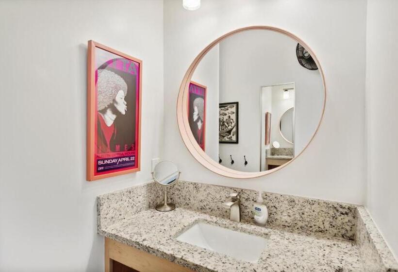 高级工作室, Folly With Marsh And Sunset Views