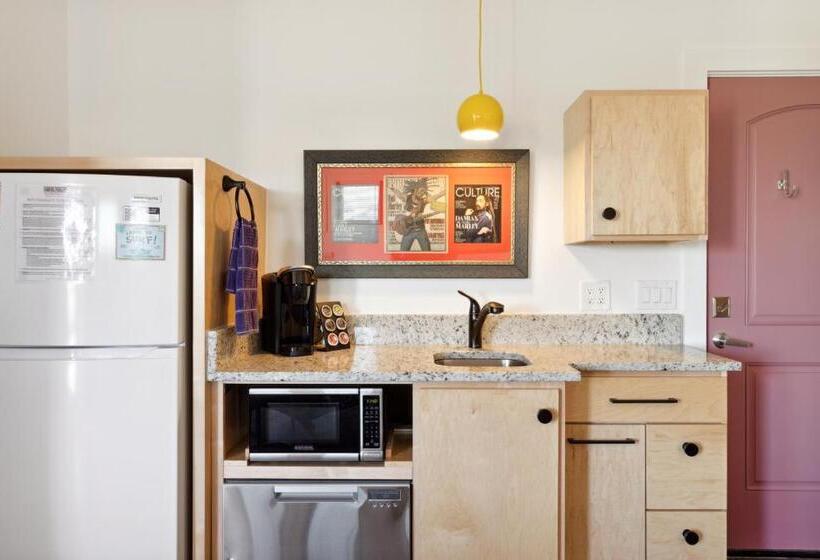 带露台的标准工作室, Folly With Marsh And Sunset Views