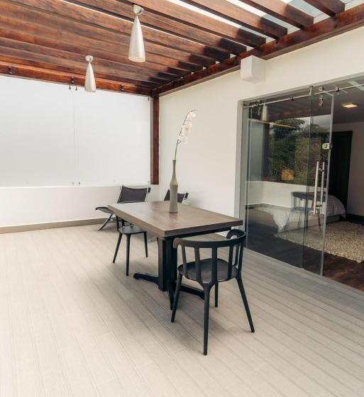 キングサイズベッドのデラックススイート, Miraflores