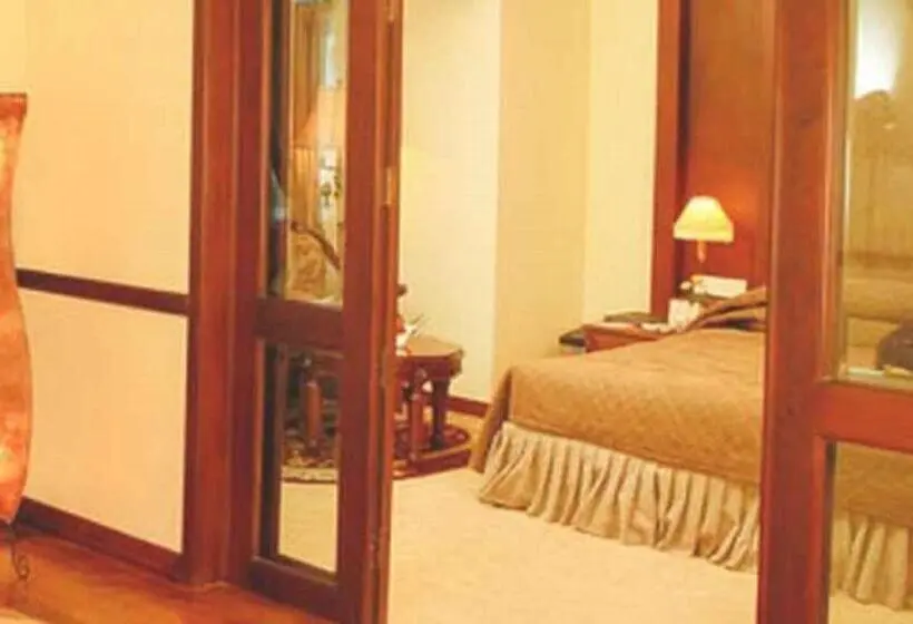 スーペリアースイート, Regant Lake Palace
