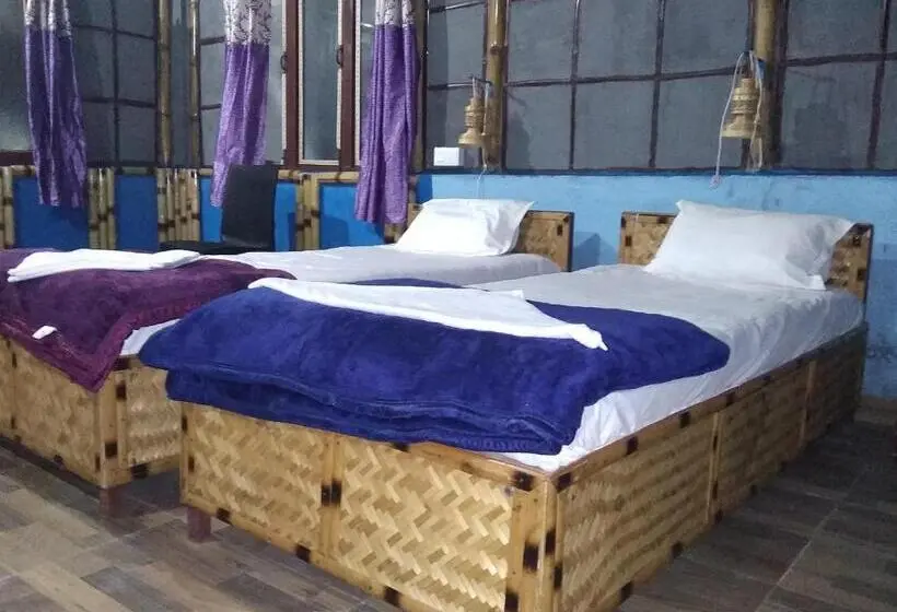 デラックスルーム, N R Resort Kaziranga