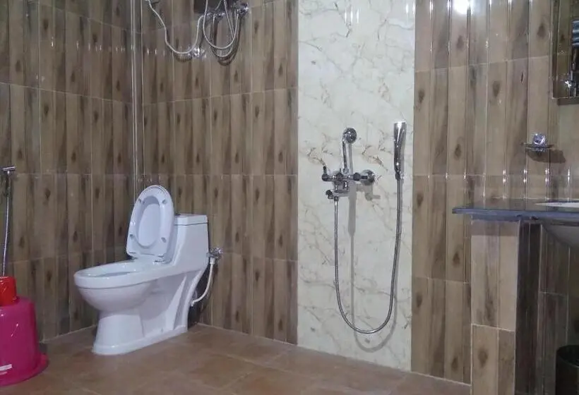 デラックスルーム, N R Resort Kaziranga