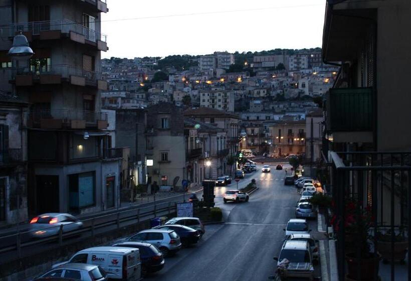 اتاق استاندارد با تخت بزرگ, Il Barocco