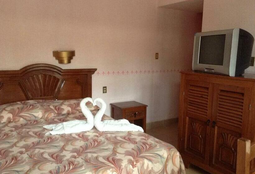 스탠다드 룸, Real Del Valle