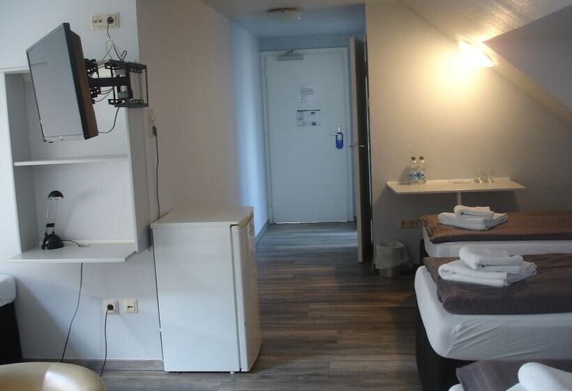 اتاق استاندارد چهار تخته, Citypensiondortmund