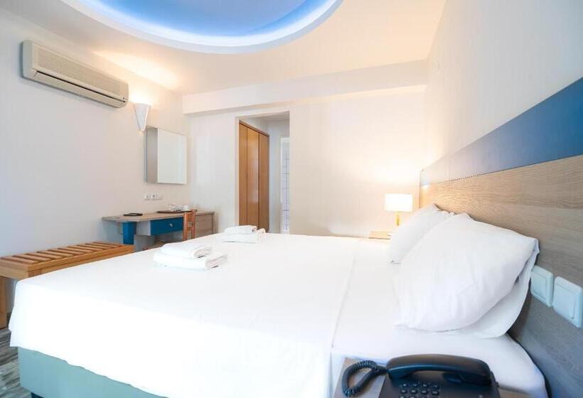 이코노미 룸, Anna Maria Village