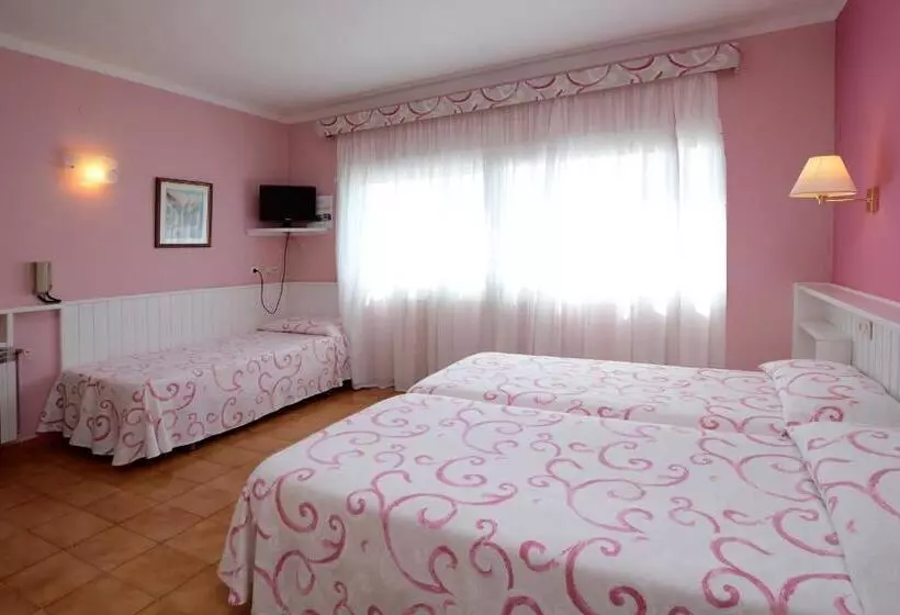 スタンダードトリプルルーム, Casa Feliu