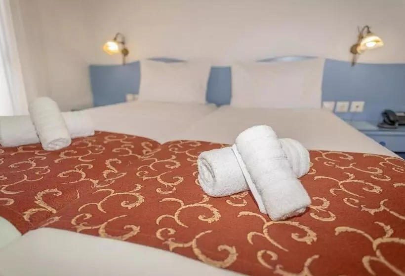 Standard Triple Room Sea View