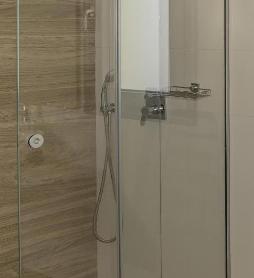 חדר בסיסי, Astra Village & Suites