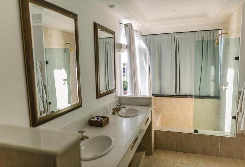 海の見えるマスタースイートルーム, Casagrande Hotel Boutique