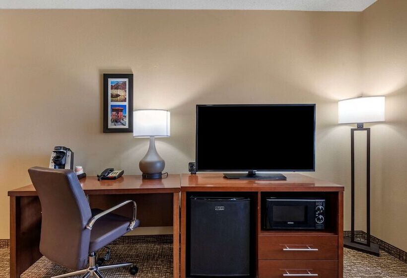 Люкс, Comfort Suites Lake Norman  Huntersville