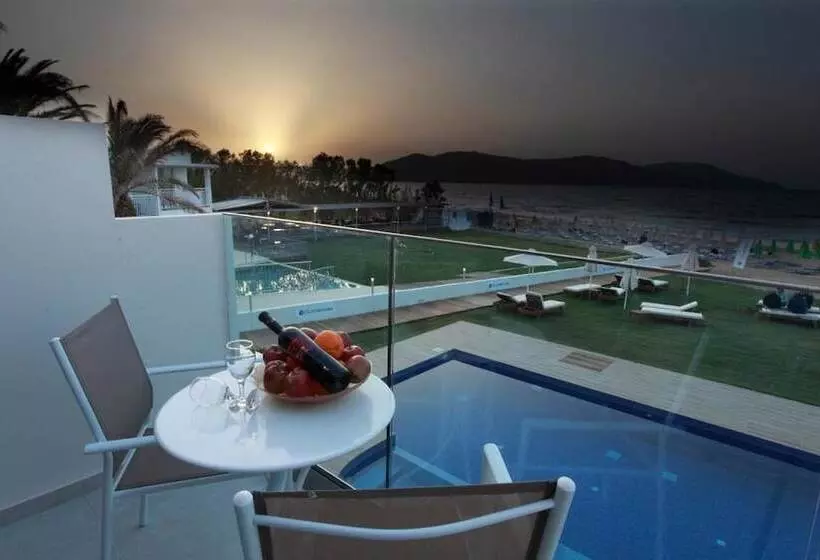 オーシャンビュージュニアスイート, Cretan Beach Resort   Adults Only