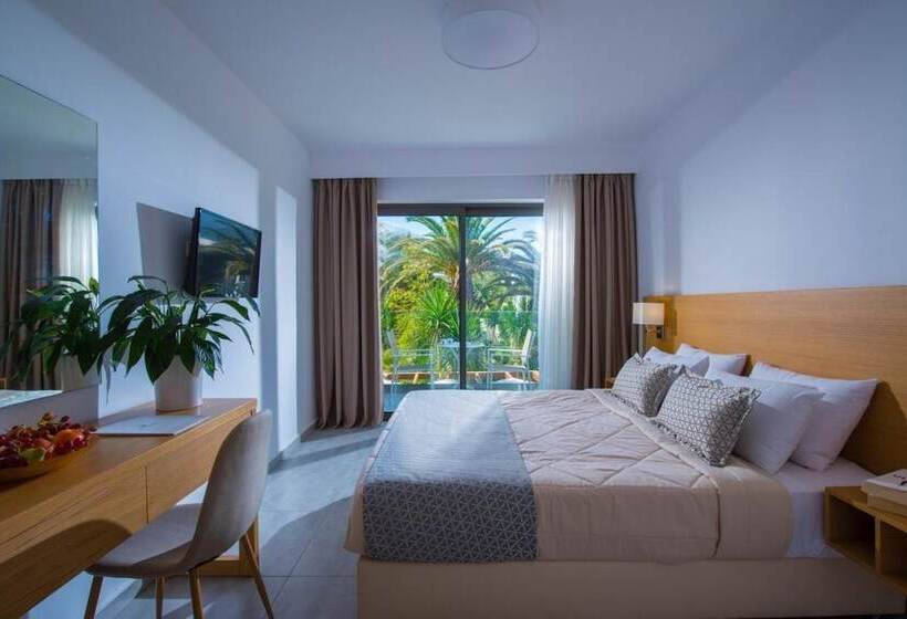 غرفة ديلوكس ذات إطلالة جانبية على البحر, Cretan Beach Resort   Adults Only