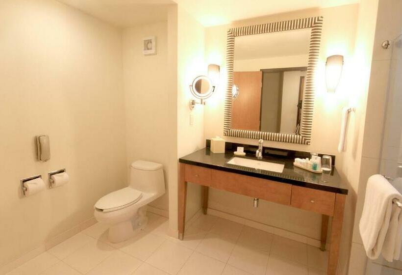 Номер Стандарт, Crowne Plaza Monterrey Aeropuerto, An Ihg