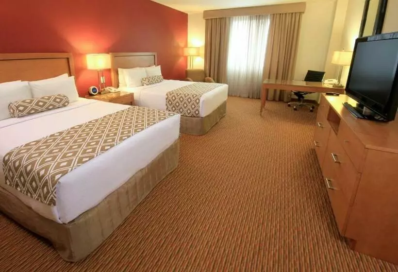 ２ダブルベッドのスタンダードルーム, Crowne Plaza Monterrey Aeropuerto, An Ihg