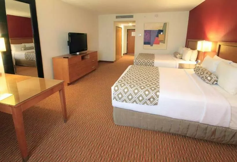 ２ダブルベッドのスタンダードルーム, Crowne Plaza Monterrey Aeropuerto, An Ihg