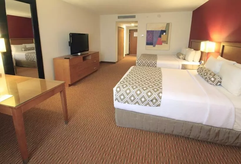 ２ダブルベッドのスタンダードルーム, Crowne Plaza Monterrey Aeropuerto, An Ihg