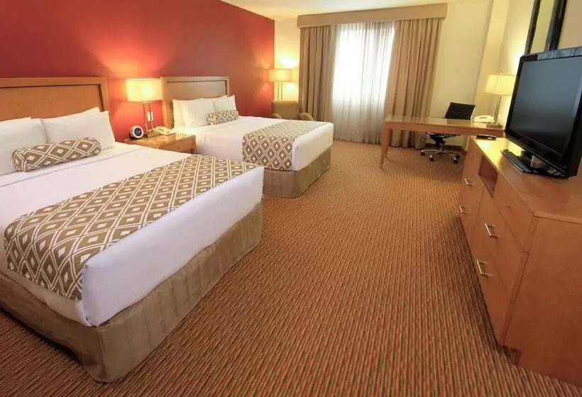 ２ダブルベッドのスタンダードルーム, Crowne Plaza Monterrey Aeropuerto, An Ihg
