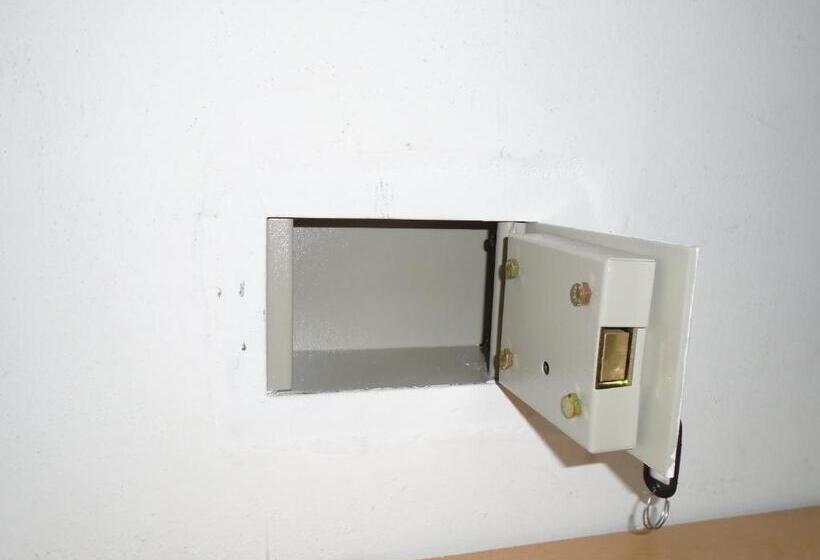 غرفة قياسية ثلاثية, Los Fresnos