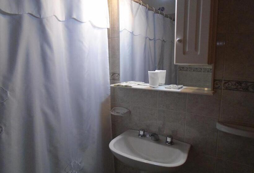 غرفة قياسية ثلاثية, Los Fresnos