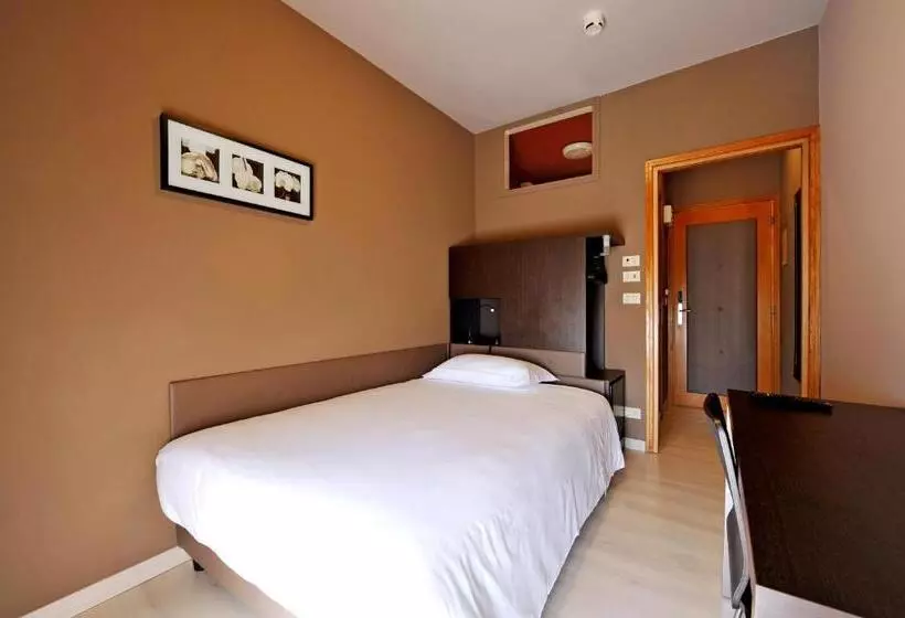 اتاق عادی یک تخته, M14 Hotel & Spa