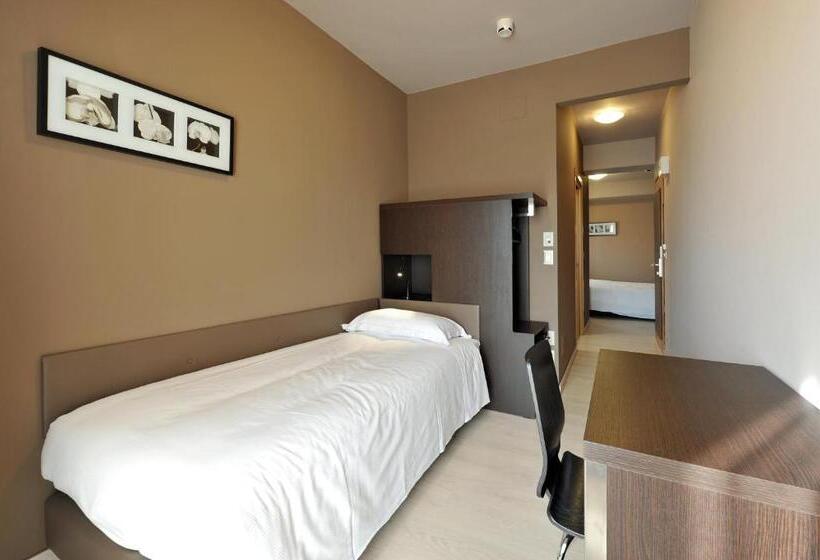 Habitació Triple Estàndard, M14 Hotel & Spa