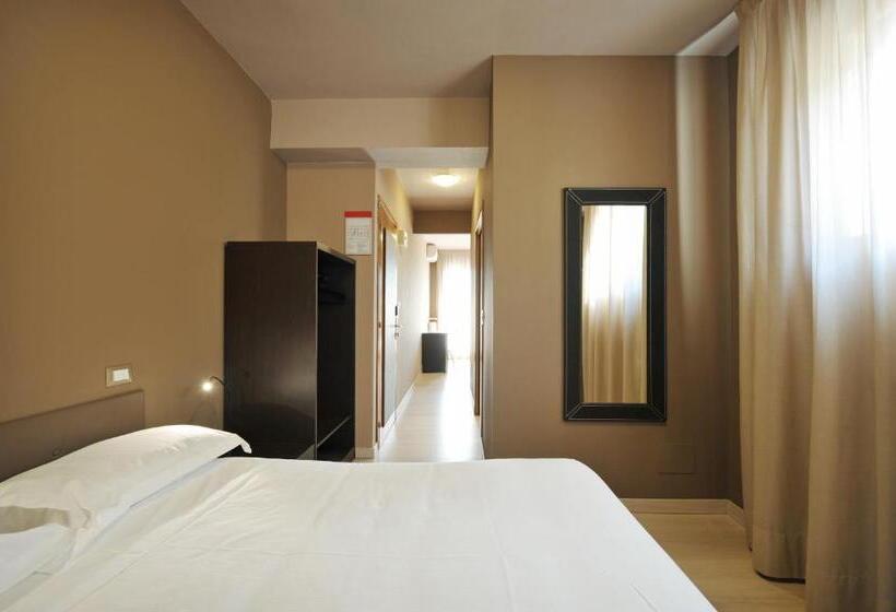 Habitació Triple Estàndard, M14 Hotel & Spa