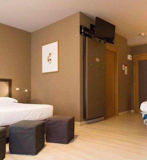 Family Room, M14 Hotel & Spa