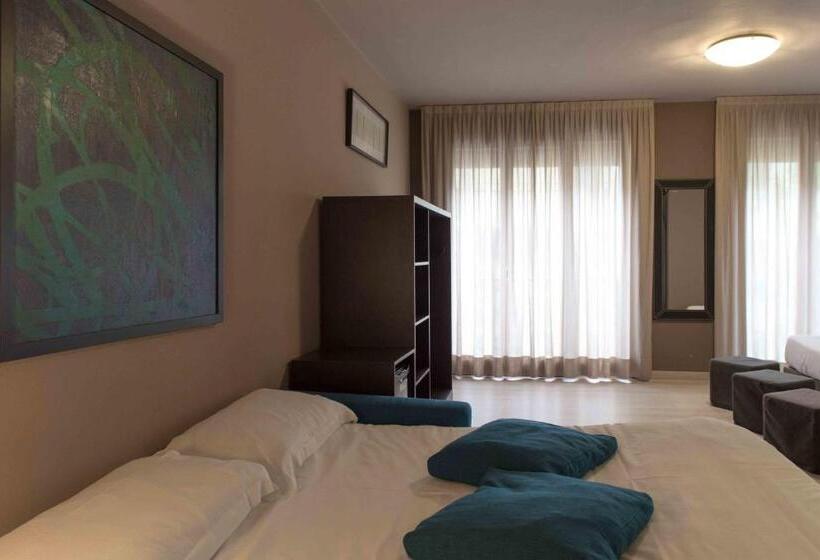 Family Room, M14 Hotel & Spa