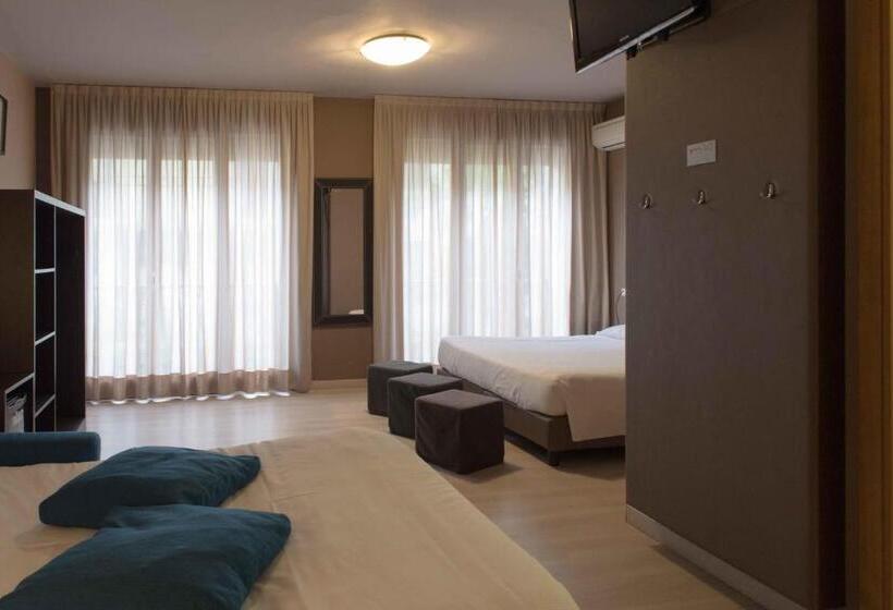 Family Room, M14 Hotel & Spa