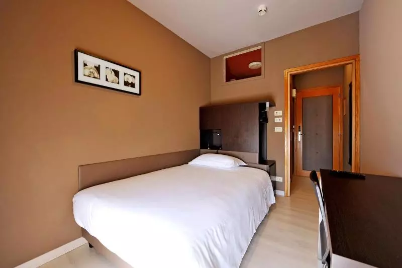 اتاق استاندارد یک نفره, M14 Hotel & Spa