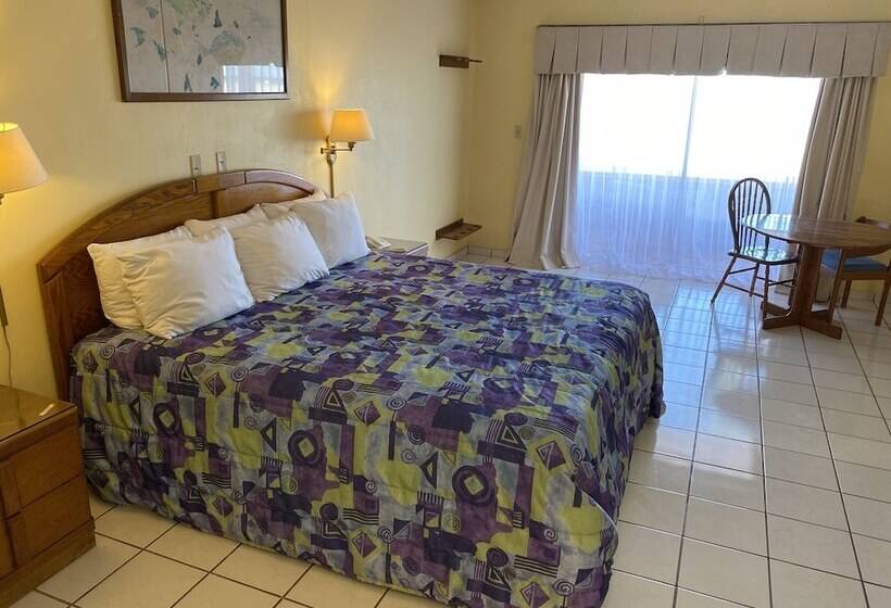 غرفة قياسية مطلّة علي البحر, Oasis