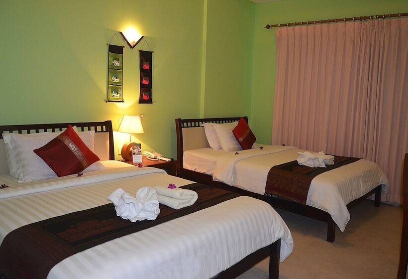 اتاق خانوادگی, Parklane