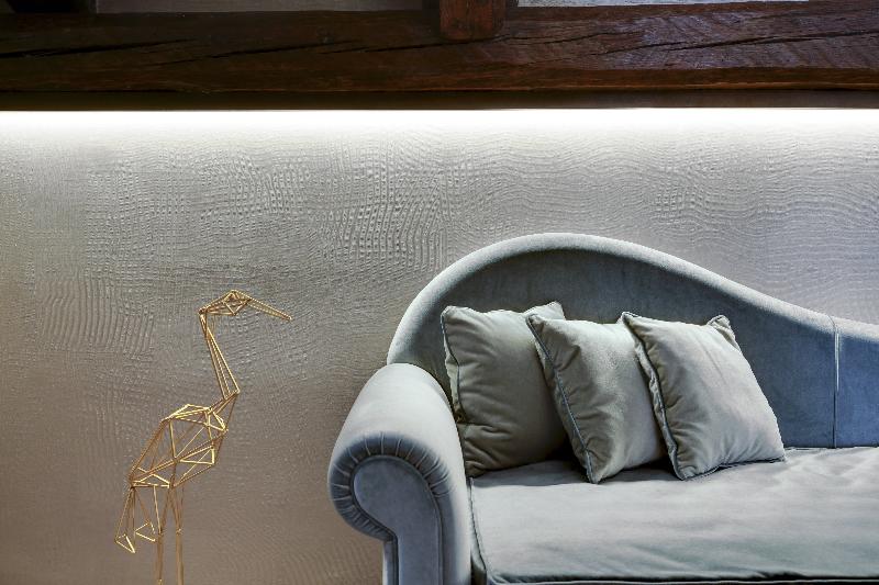 اتاق لوکس, Pouso Real