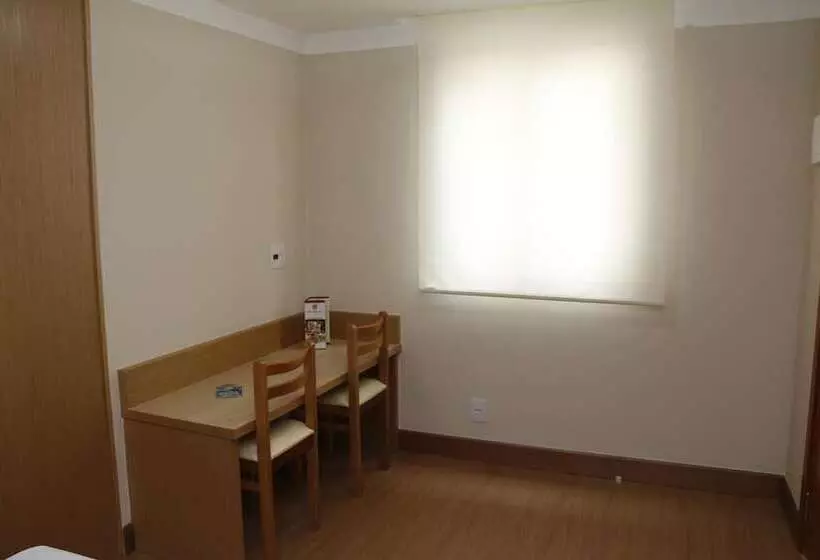 Standard-huone, Pouso Real