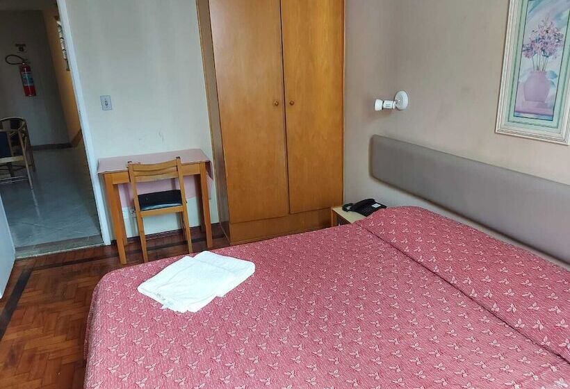 اتاق استاندارد, Pouso Real