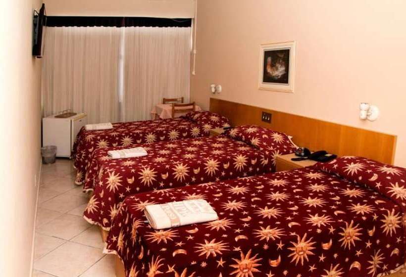 اتاق استاندارد سه نفره, Pouso Real