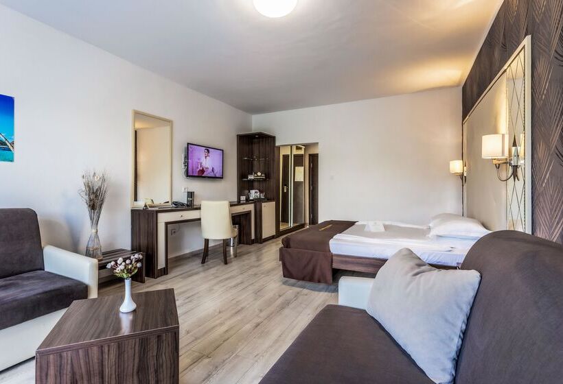 Семейный Номер Deluxe, Prestige Deluxe Hotel Aquapark Club   All Inclusive