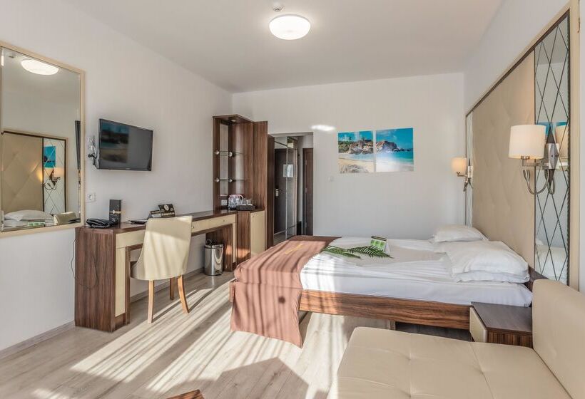 Номер Deluxe, Prestige Deluxe Hotel Aquapark Club   All Inclusive