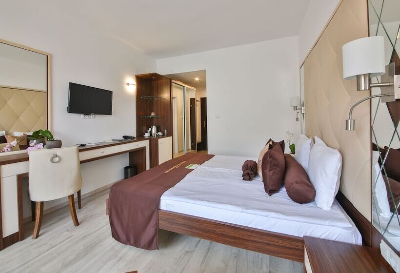 Номер Deluxe, Prestige Deluxe Hotel Aquapark Club   All Inclusive