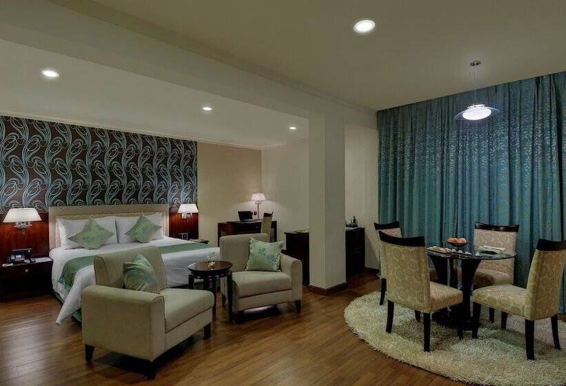 Полулюкс, Royalton Hyderabad Abids