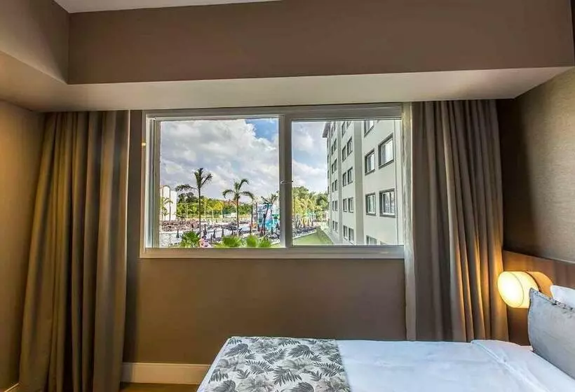 Huoneisto 1 Makuuhuone Allasnäkymä, Tauá Hotel & Convention Atibaia